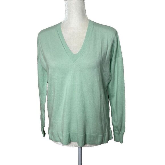 J. Crew Size XS 100% Merino Wool V-Neck Knit Sweater Thin V Neck Mint Green - Picture 1 of 7